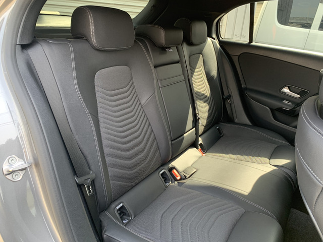 返金保証付:2019年 メルセデス・ベンツ A200d A200d ハーフレザー 純正ナビ ドラレコ ETC@車選びドットコム